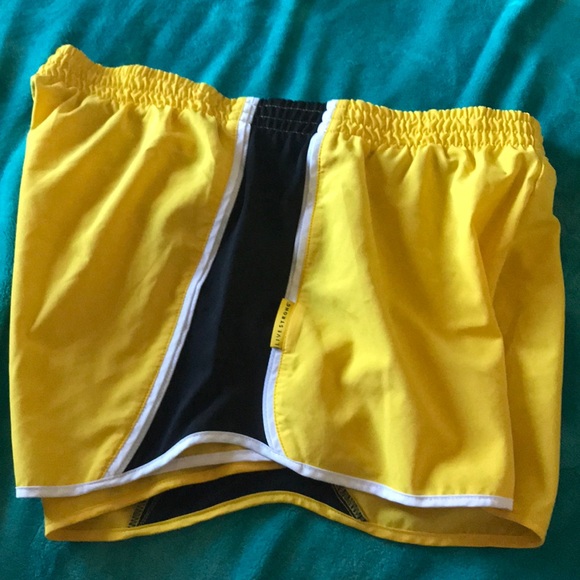 Livestrong running shorts - Picture 2 of 2